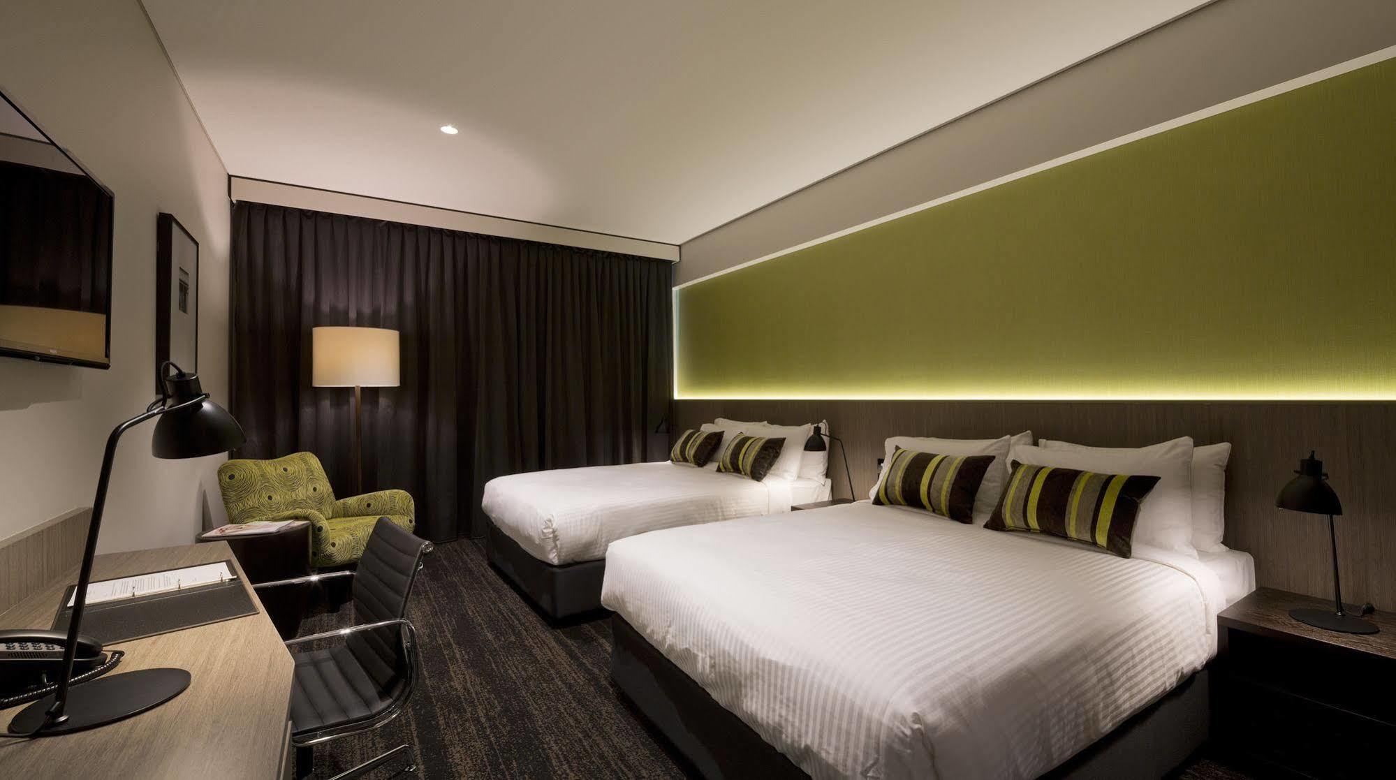 The Glen And Hotel